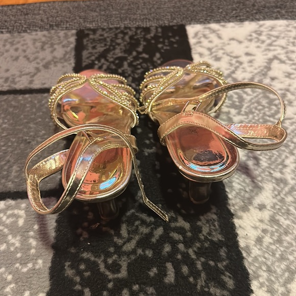 SILVER SLIPPER HEELS - Picture 2 of 6